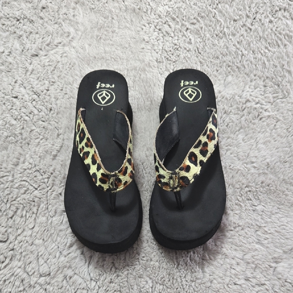 Reef Y2K black animan print platforms sandals size 7